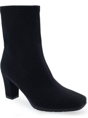 🛍️AEROSOLES “Cinnamon” Black Stretch Sock Ankle Boot with Block Heel. Like New.